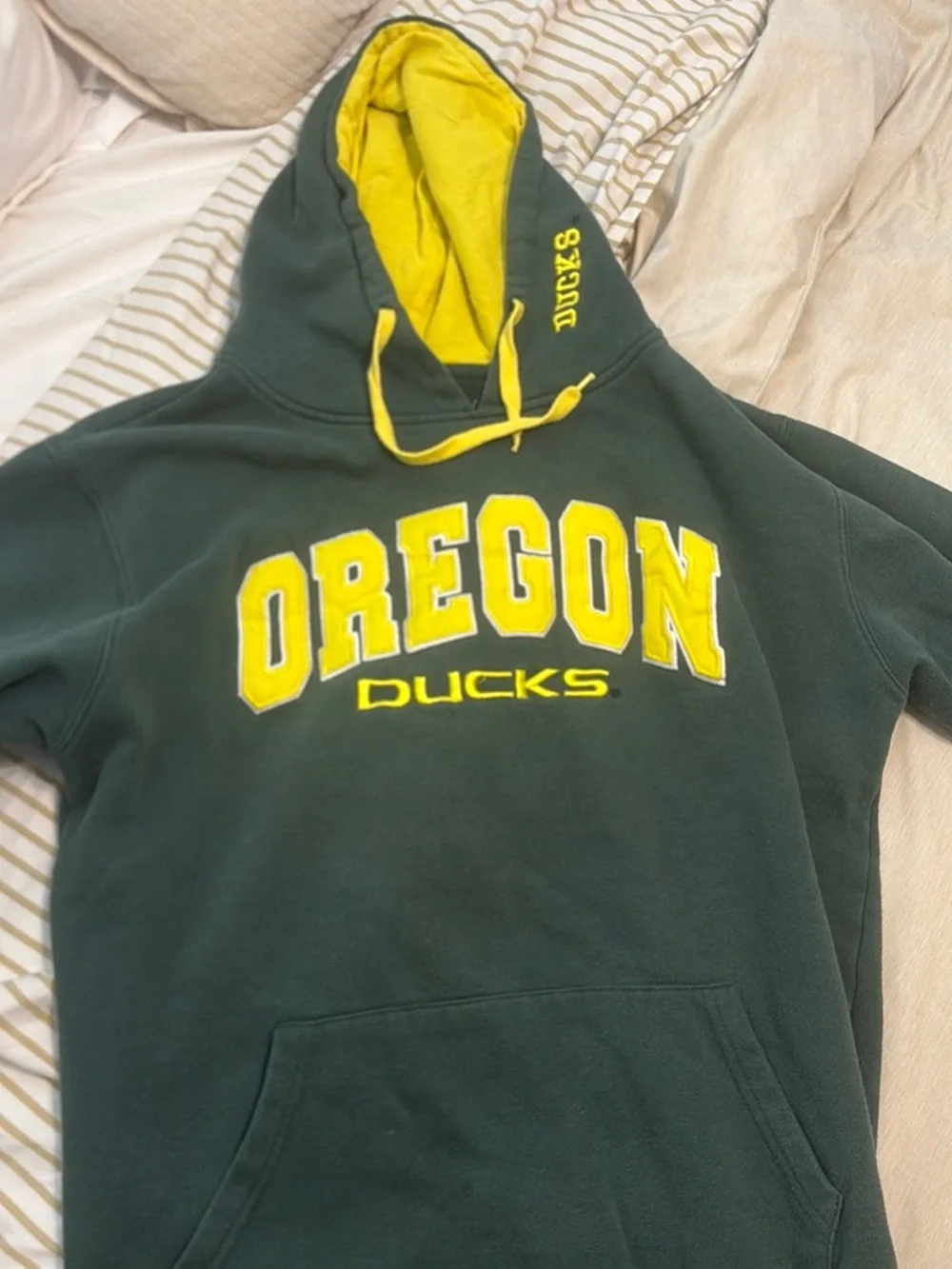 Youth L/XL Oregon Ducks sweatshirt